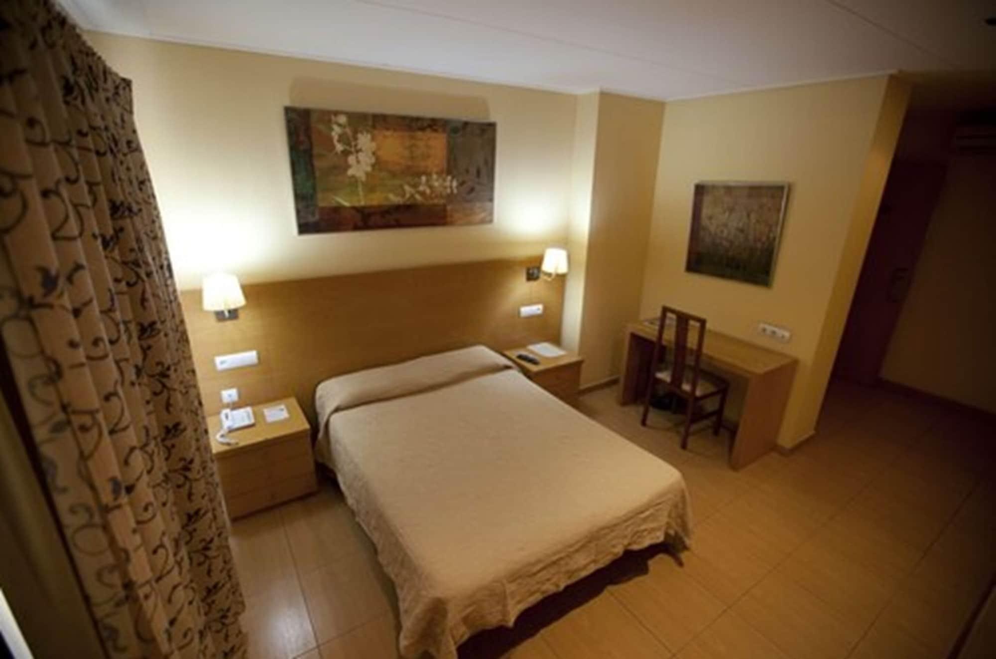 סנט אדריה דה בסוס Hotel Ciutat De Sant Adria מראה חיצוני תמונה