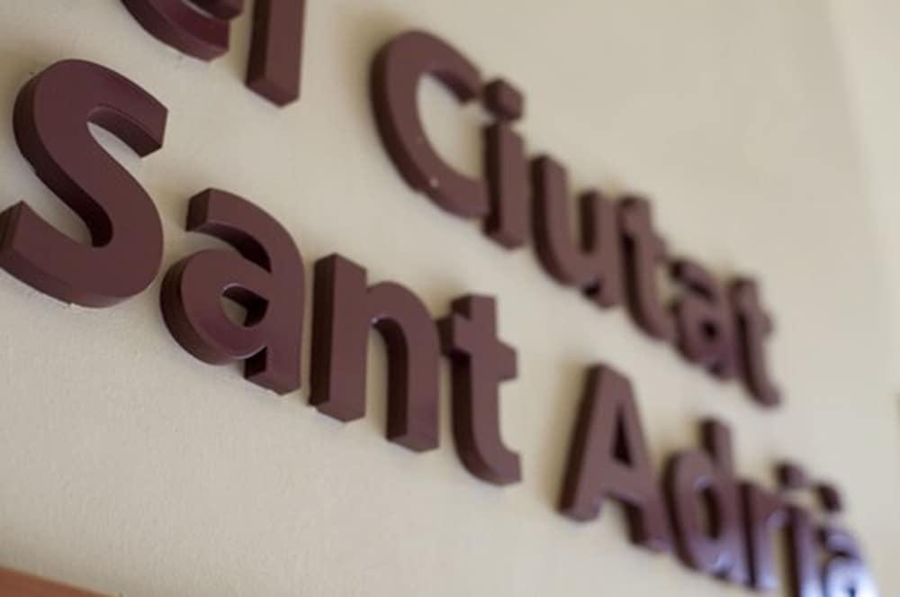 סנט אדריה דה בסוס Hotel Ciutat De Sant Adria מראה חיצוני תמונה