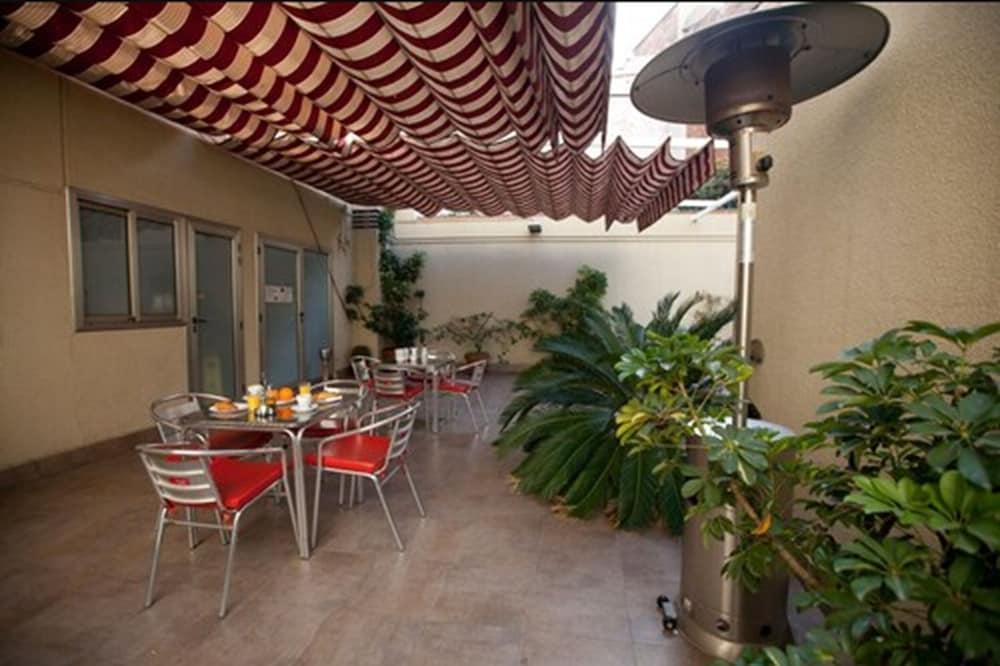 סנט אדריה דה בסוס Hotel Ciutat De Sant Adria מראה חיצוני תמונה
