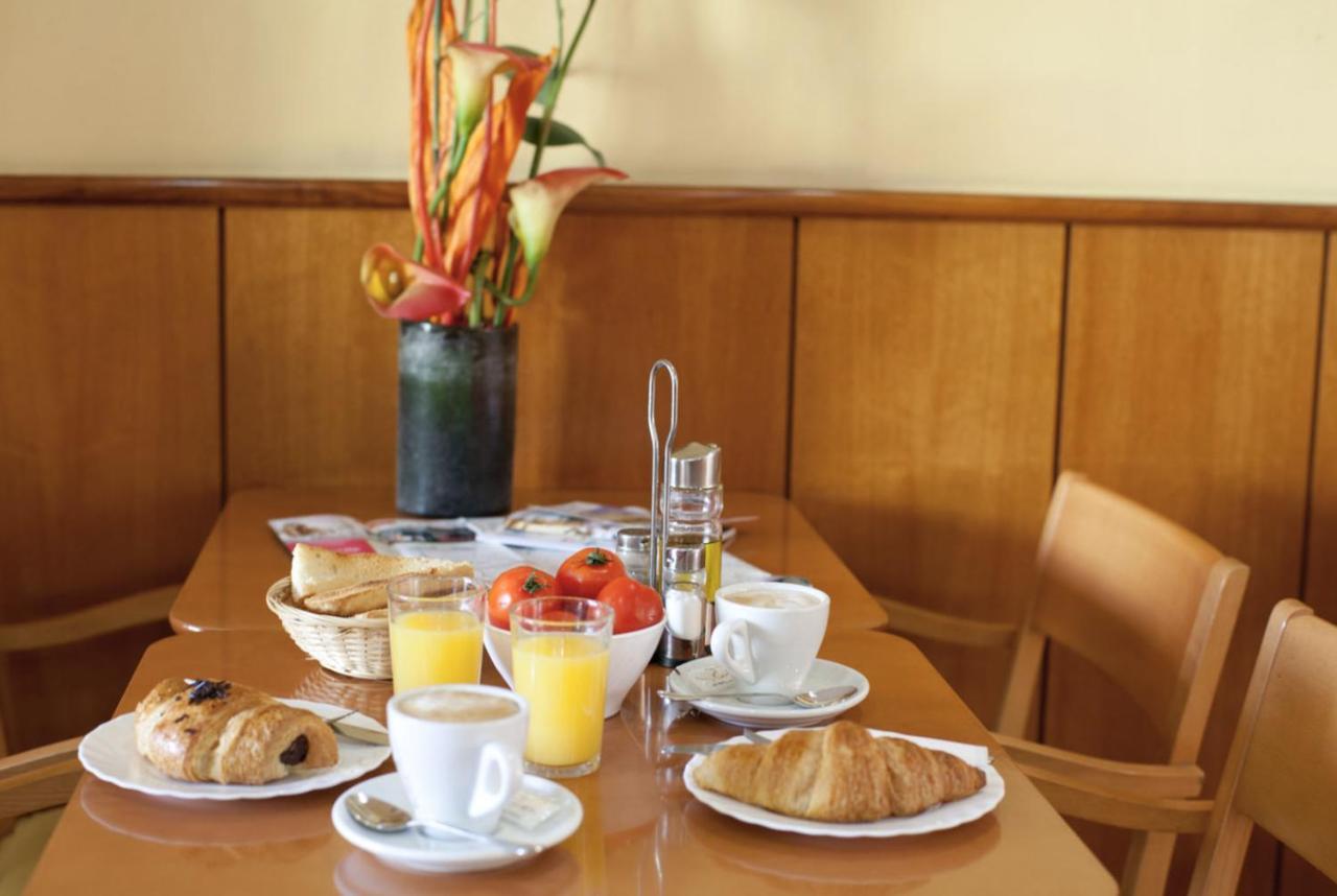 סנט אדריה דה בסוס Hotel Ciutat De Sant Adria מראה חיצוני תמונה