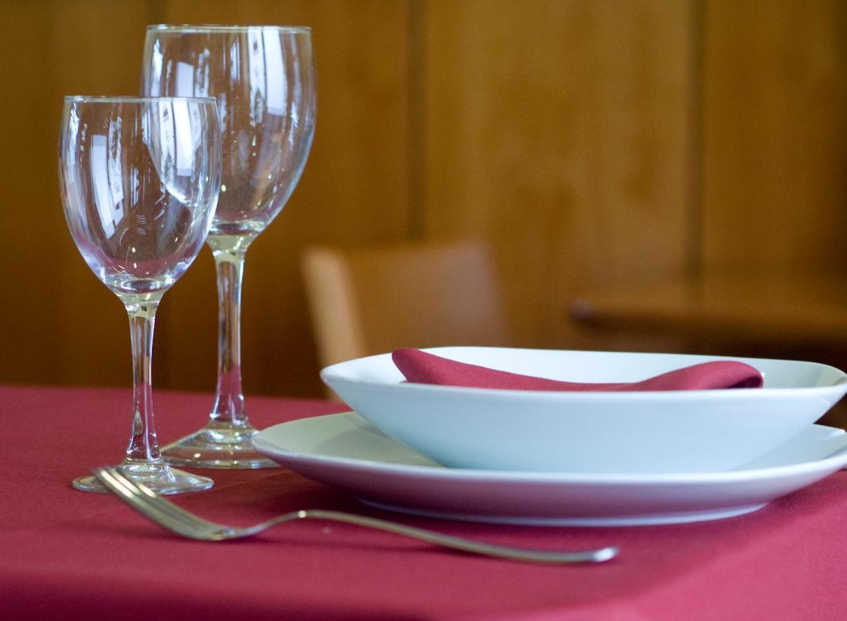 סנט אדריה דה בסוס Hotel Ciutat De Sant Adria מראה חיצוני תמונה