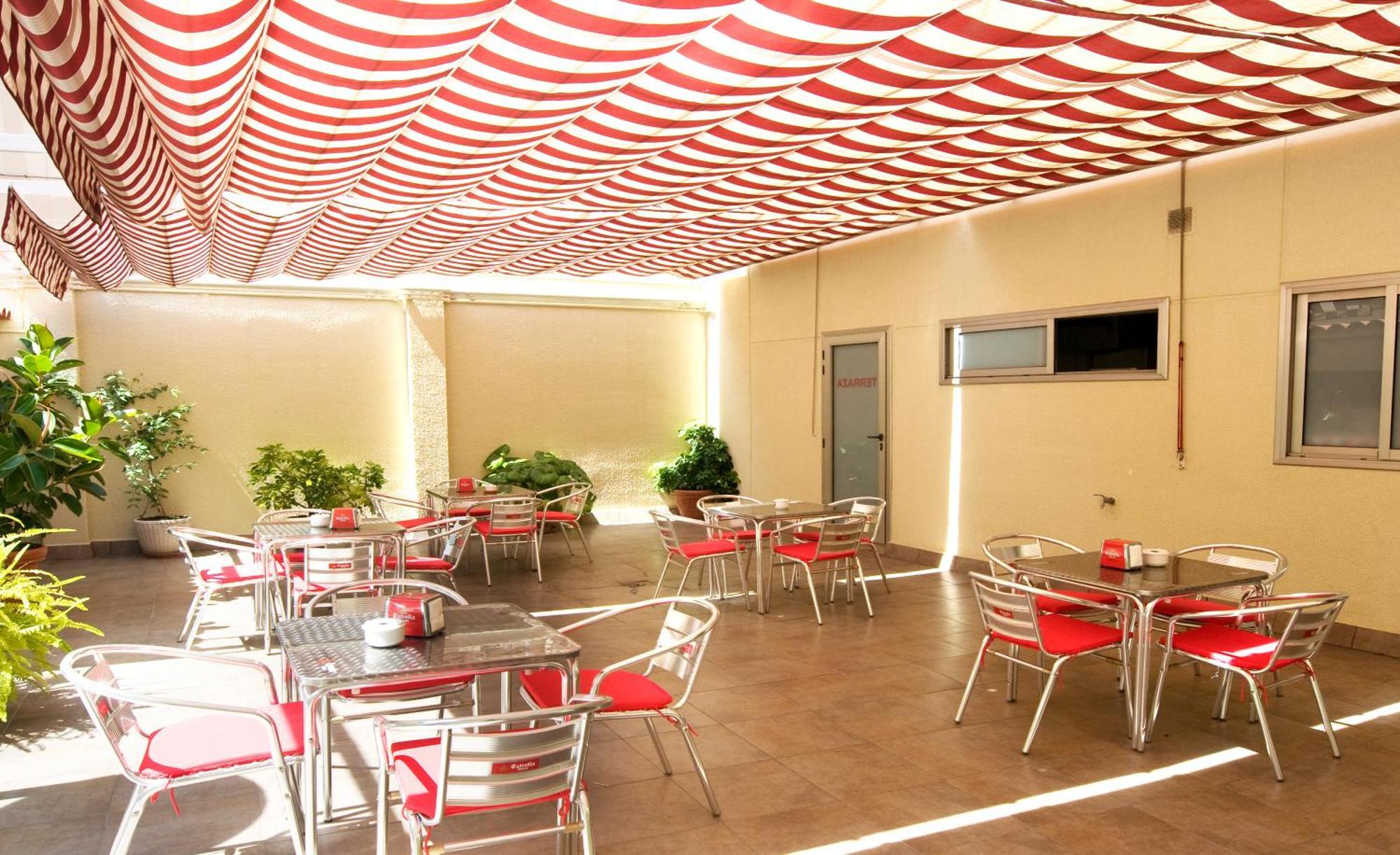 סנט אדריה דה בסוס Hotel Ciutat De Sant Adria מסעדה תמונה