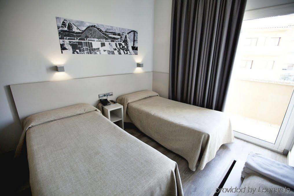 סנט אדריה דה בסוס Hotel Ciutat De Sant Adria מראה חיצוני תמונה
