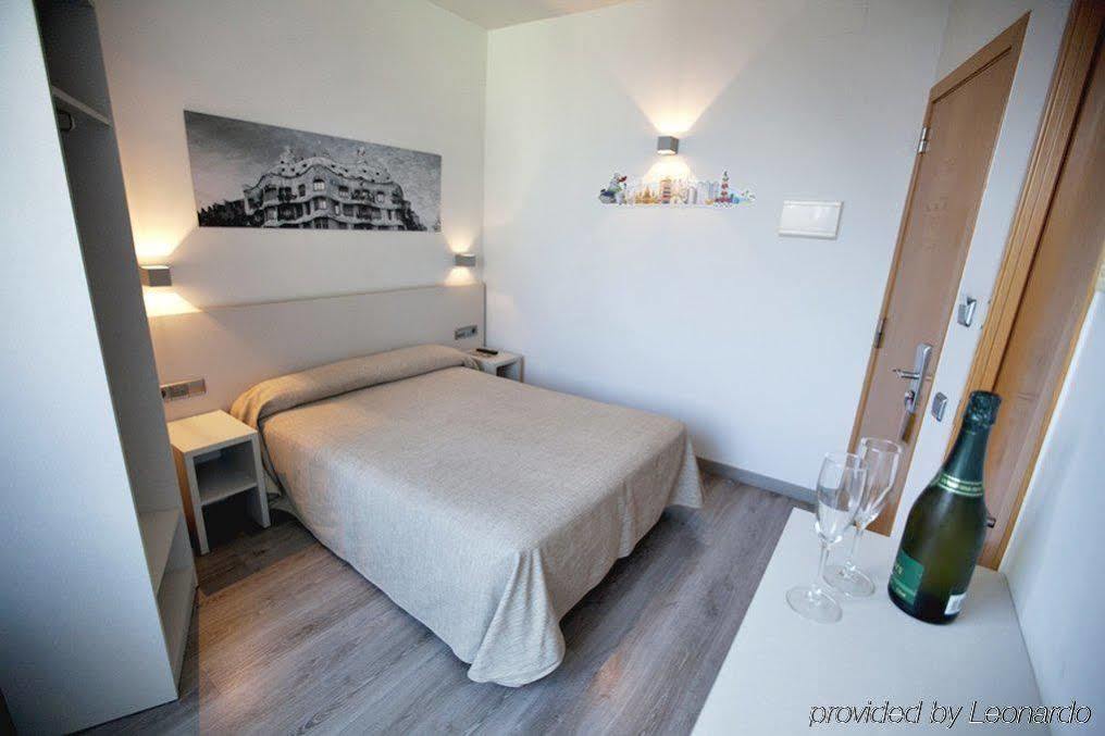 סנט אדריה דה בסוס Hotel Ciutat De Sant Adria מראה חיצוני תמונה