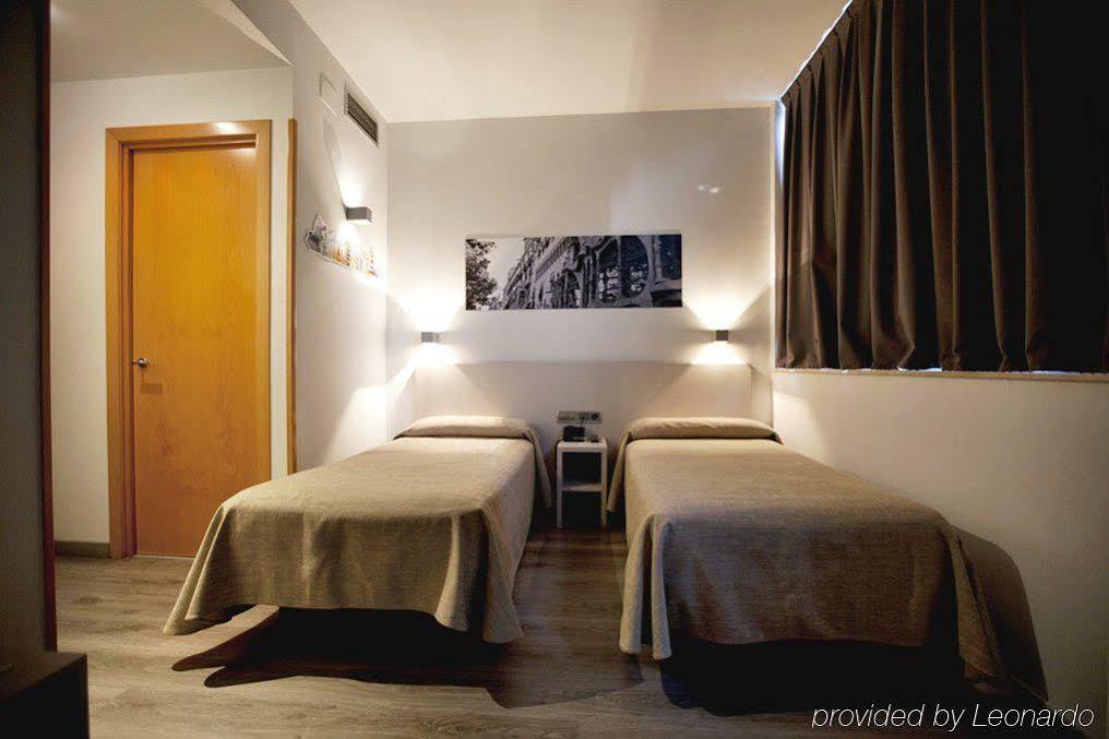 סנט אדריה דה בסוס Hotel Ciutat De Sant Adria מראה חיצוני תמונה