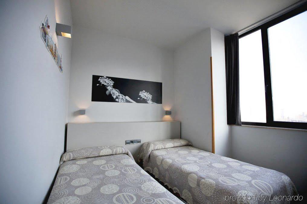סנט אדריה דה בסוס Hotel Ciutat De Sant Adria מראה חיצוני תמונה