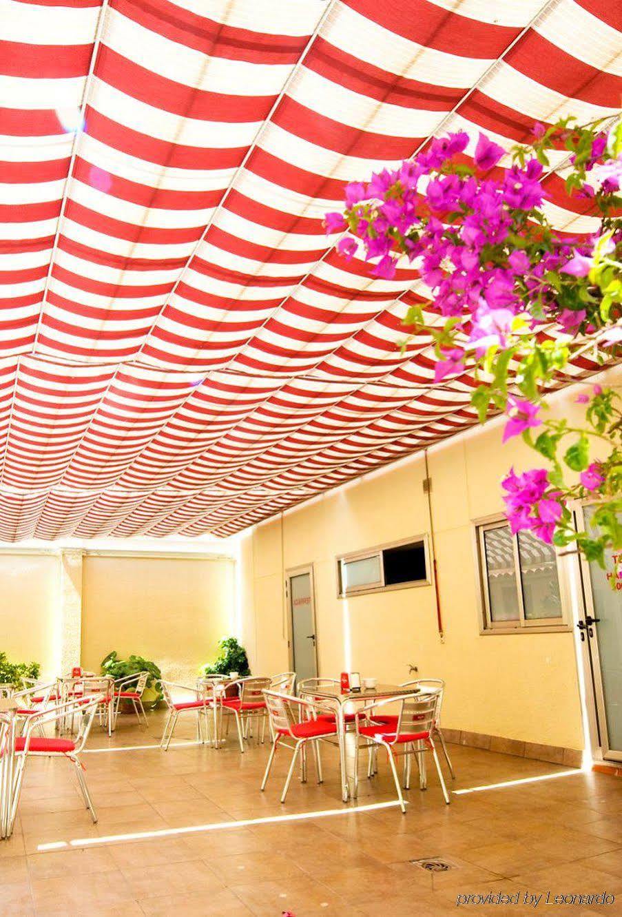 סנט אדריה דה בסוס Hotel Ciutat De Sant Adria מסעדה תמונה