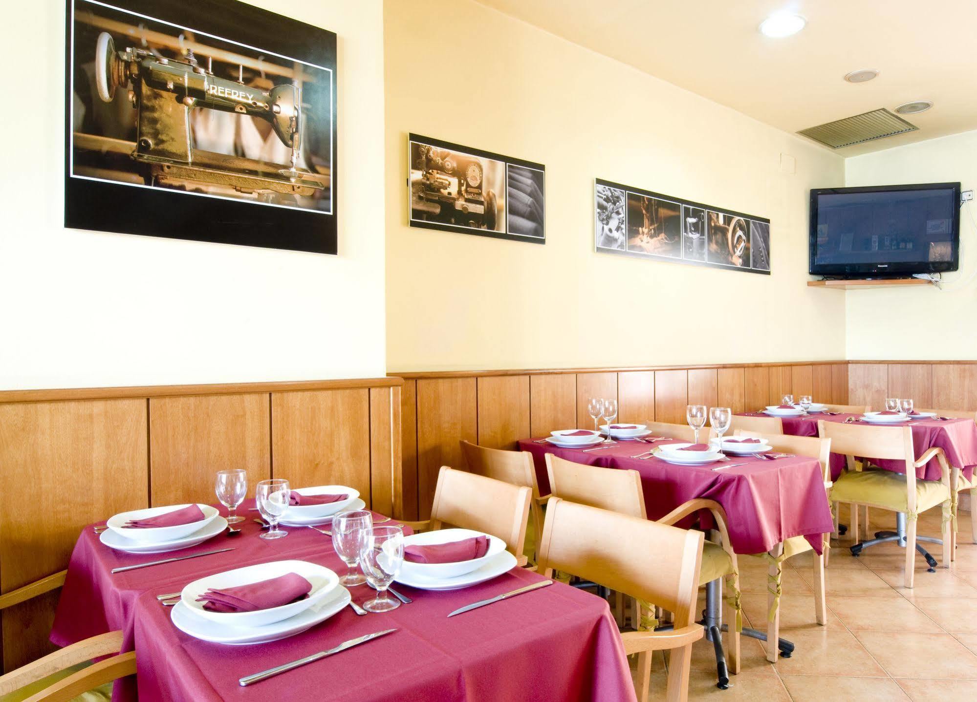 סנט אדריה דה בסוס Hotel Ciutat De Sant Adria מראה חיצוני תמונה