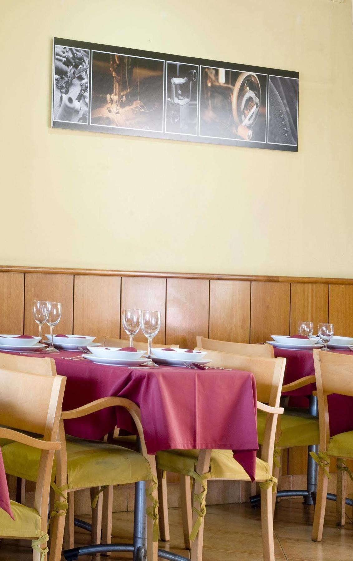סנט אדריה דה בסוס Hotel Ciutat De Sant Adria מראה חיצוני תמונה