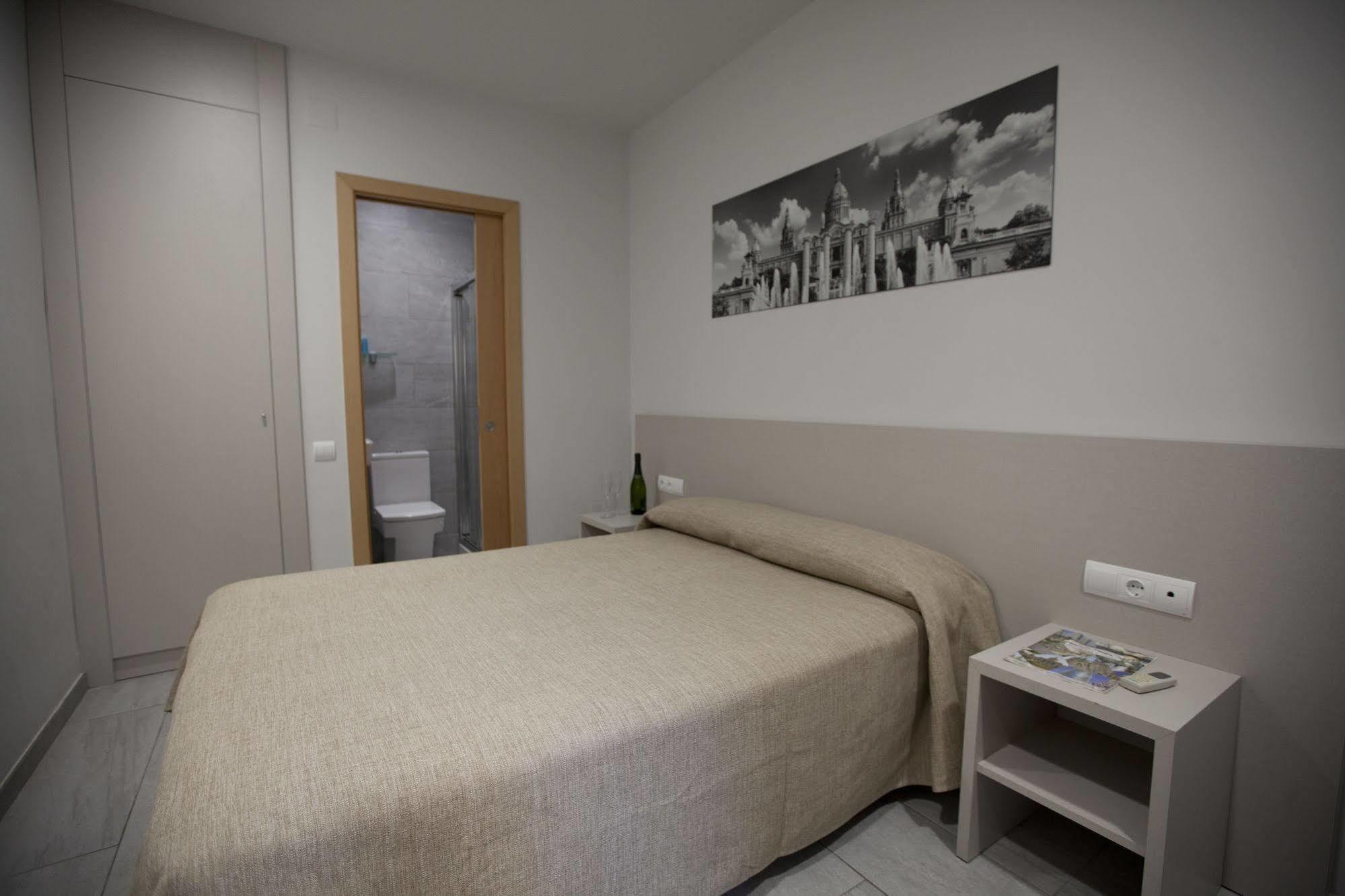 סנט אדריה דה בסוס Hotel Ciutat De Sant Adria מראה חיצוני תמונה